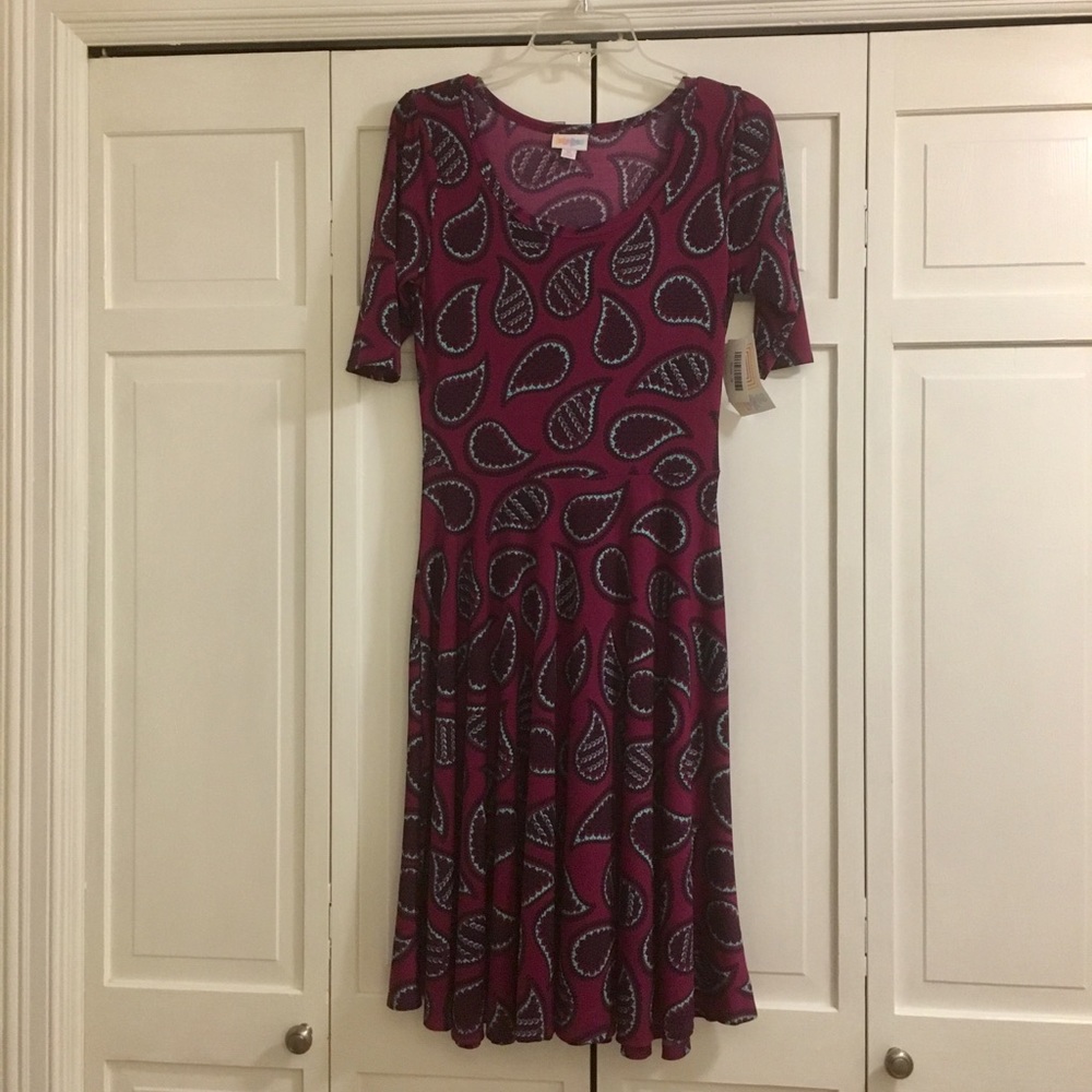 NWT LulaRoe Medium Nicole Dress
